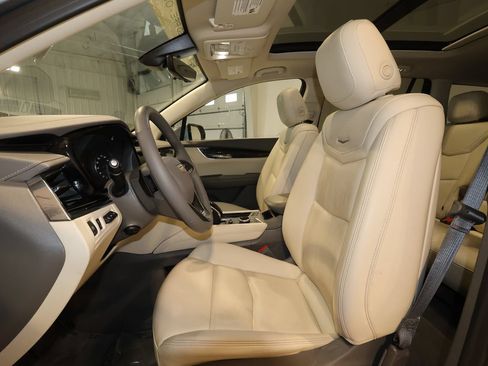 Certified 2022 Cadillac XT6 Premium Luxury w/ Technology Package AWD/4WD image 23