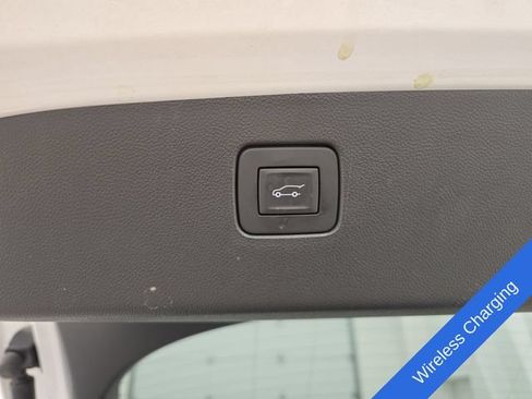 Used 2025 Buick Envista Sport Touring w/ Convenience I Package FWD image 17