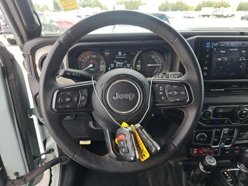 Used 2024 Jeep Wrangler Unlimited AWD/4WD image 10