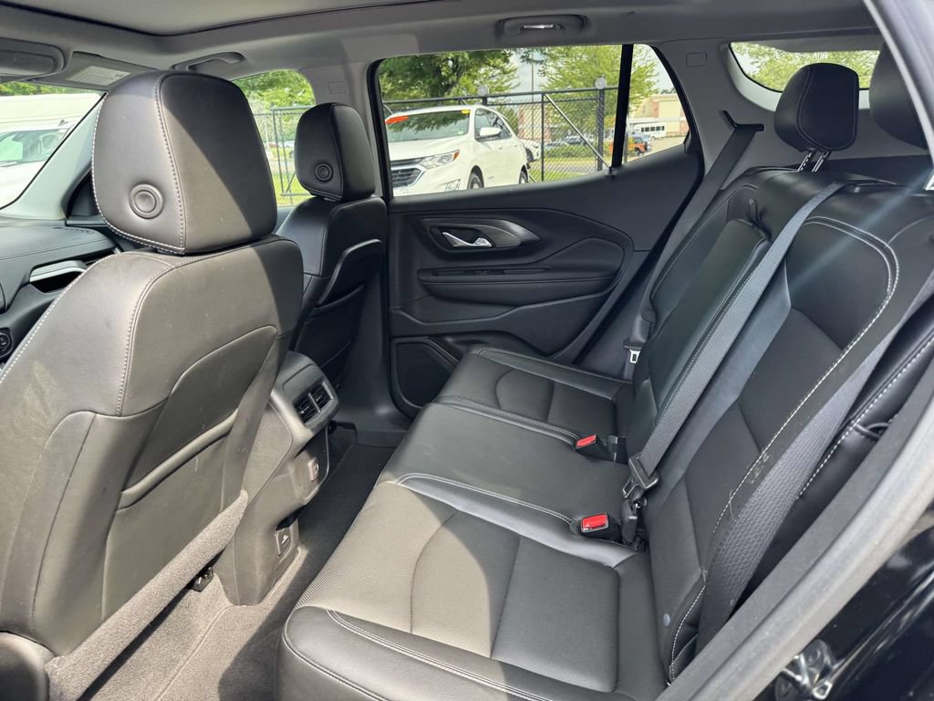 Used 2023 GMC Terrain SLT w/ Infotainment Package II AWD/4WD image 14