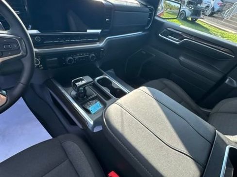 Used 2025 Chevrolet Silverado 1500 RST AWD/4WD image 12