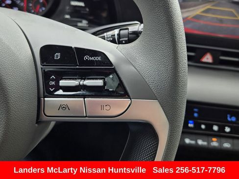 Used 2023 Hyundai Elantra SEL image 23