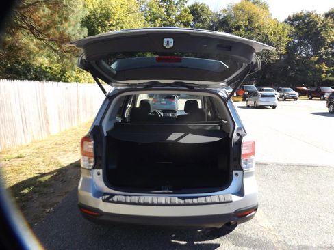 Used 2018 Subaru Forester 2.5i Premium image 5