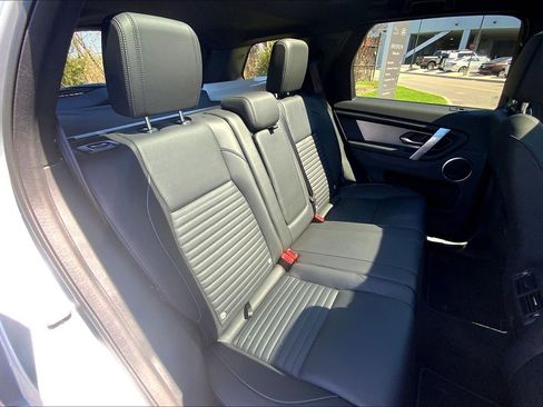 Used 2025 Land Rover Discovery Sport Dynamic SE image 19