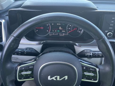 Used 2022 Kia Sorento SX image 12