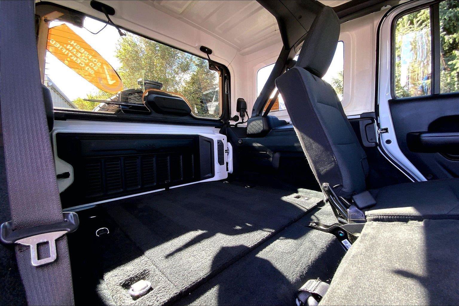Certified 2024 Jeep Wrangler Unlimited Rubicon AWD/4WD image 28