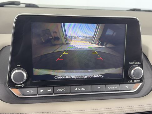 Used 2023 Nissan Rogue SV AWD/4WD image 19