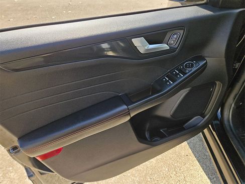 Used 2025 Ford Escape ST-Line image 13