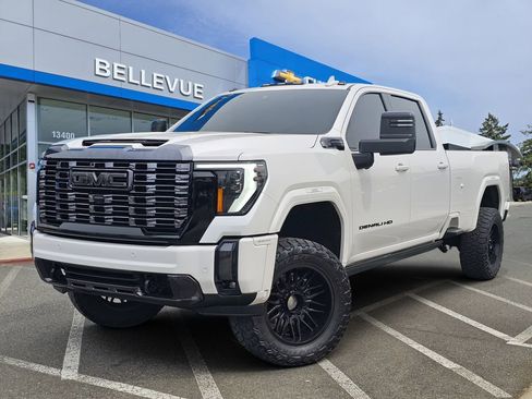 Used 2024 GMC Sierra 3500 Denali Ultimate AWD/4WD image 1