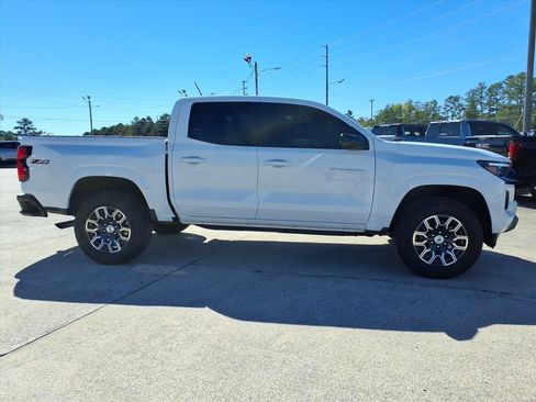 Used 2023 Chevrolet Colorado Z71 w/ Z71 Convenience Package 2 image 8