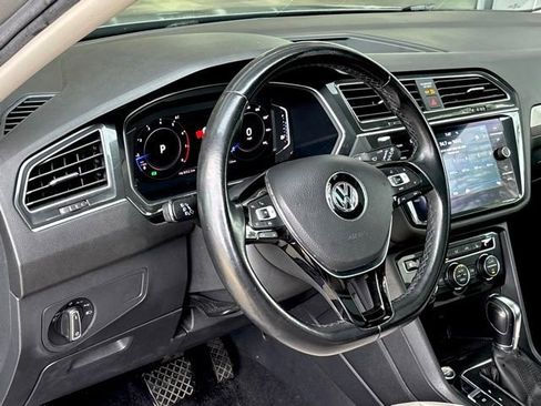 Used 2019 Volkswagen Tiguan SEL image 18