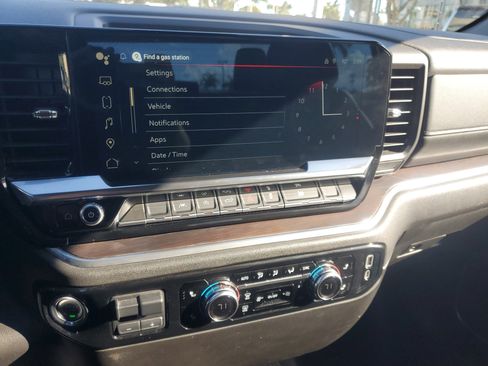 Used 2025 GMC Sierra 1500 SLT image 24