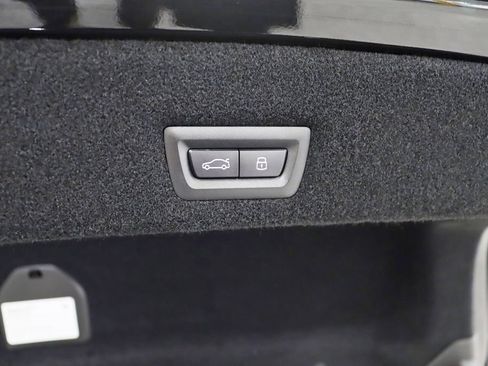 Used 2025 BMW 740i xDrive image 44