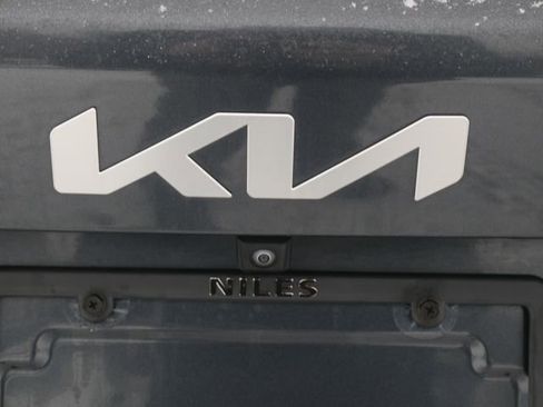 Used 2025 Kia Sorento SX FWD image 12