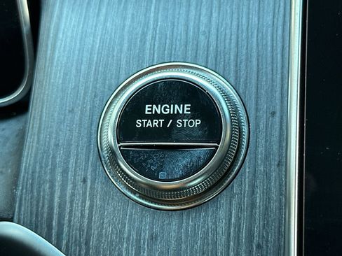 Used 2026 Mercedes-Benz GLC 350e 4MATIC image 34