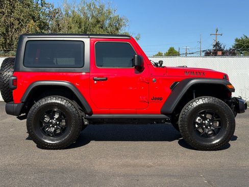 Used 2025 Jeep Wrangler Sport AWD/4WD image 3