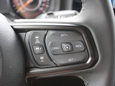 Used 2025 Jeep Wrangler Unlimited Sport AWD/4WD image 21