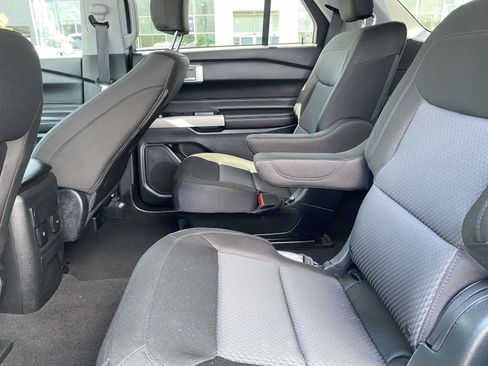 Certified 2023 Ford Explorer XLT RWD image 12
