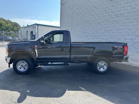 Used 2024 Ford F350 XL w/ Snow Plow/Camper Package AWD/4WD image 4