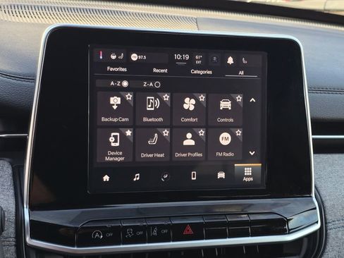 Used 2025 Jeep Compass Latitude image 17