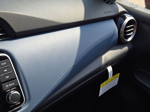 Used 2025 Nissan Versa SV w/ Trunk Package image 18