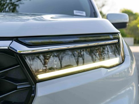 Used 2023 Honda Pilot Touring image 11