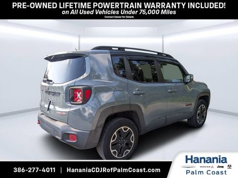 Used 2016 Jeep Renegade Trailhawk w/ Premium Trailhawk Package AWD/4WD image 3