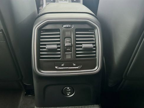 Certified 2026 Porsche Macan image 27