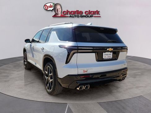 New 2026 Chevrolet Traverse High Country FWD image 3