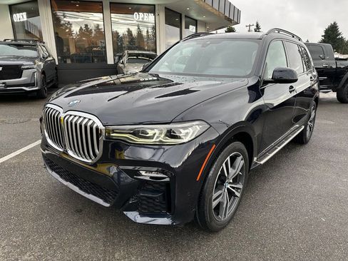 Used 2022 BMW X7 xDrive40i w/ M Sport Package AWD/4WD image 1