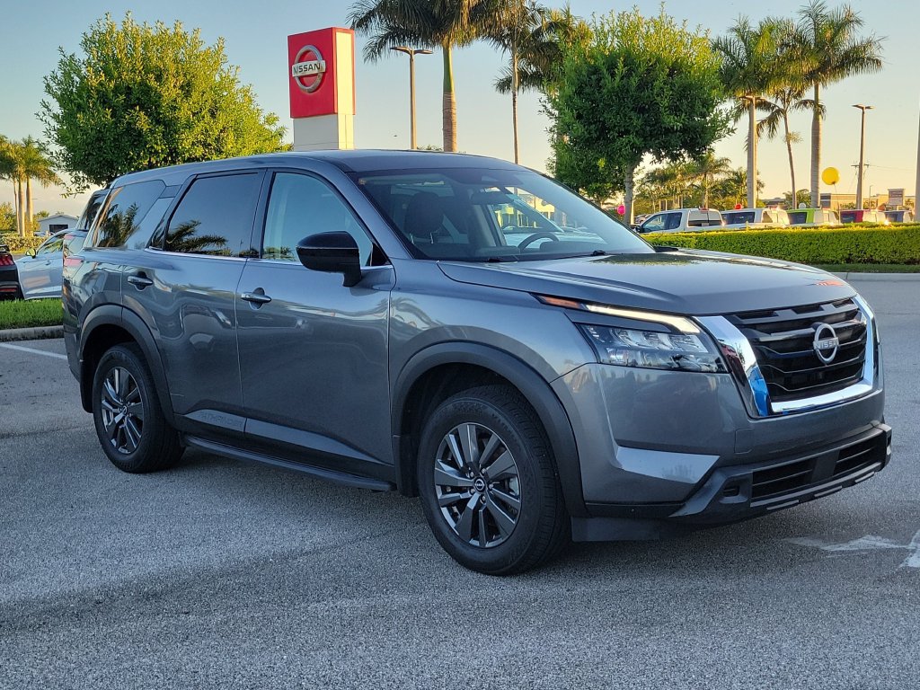 Used 2024 Nissan Pathfinder S FWD image 29