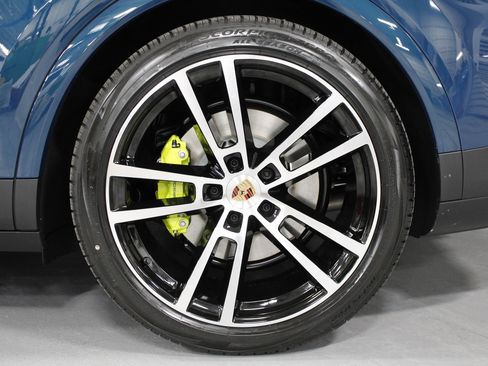 New 2026 Porsche Cayenne S image 12