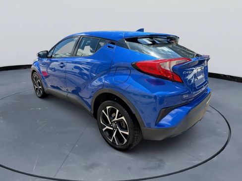 Used 2018 Toyota C-HR XLE FWD image 3