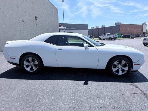 Used 2018 Dodge Challenger SXT RWD image 6