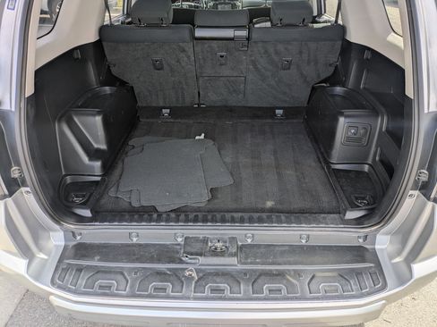 Used 2018 Toyota 4Runner TRD Off-Road AWD/4WD image 30
