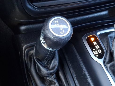 Used 2021 Jeep Wrangler Sport S image 28