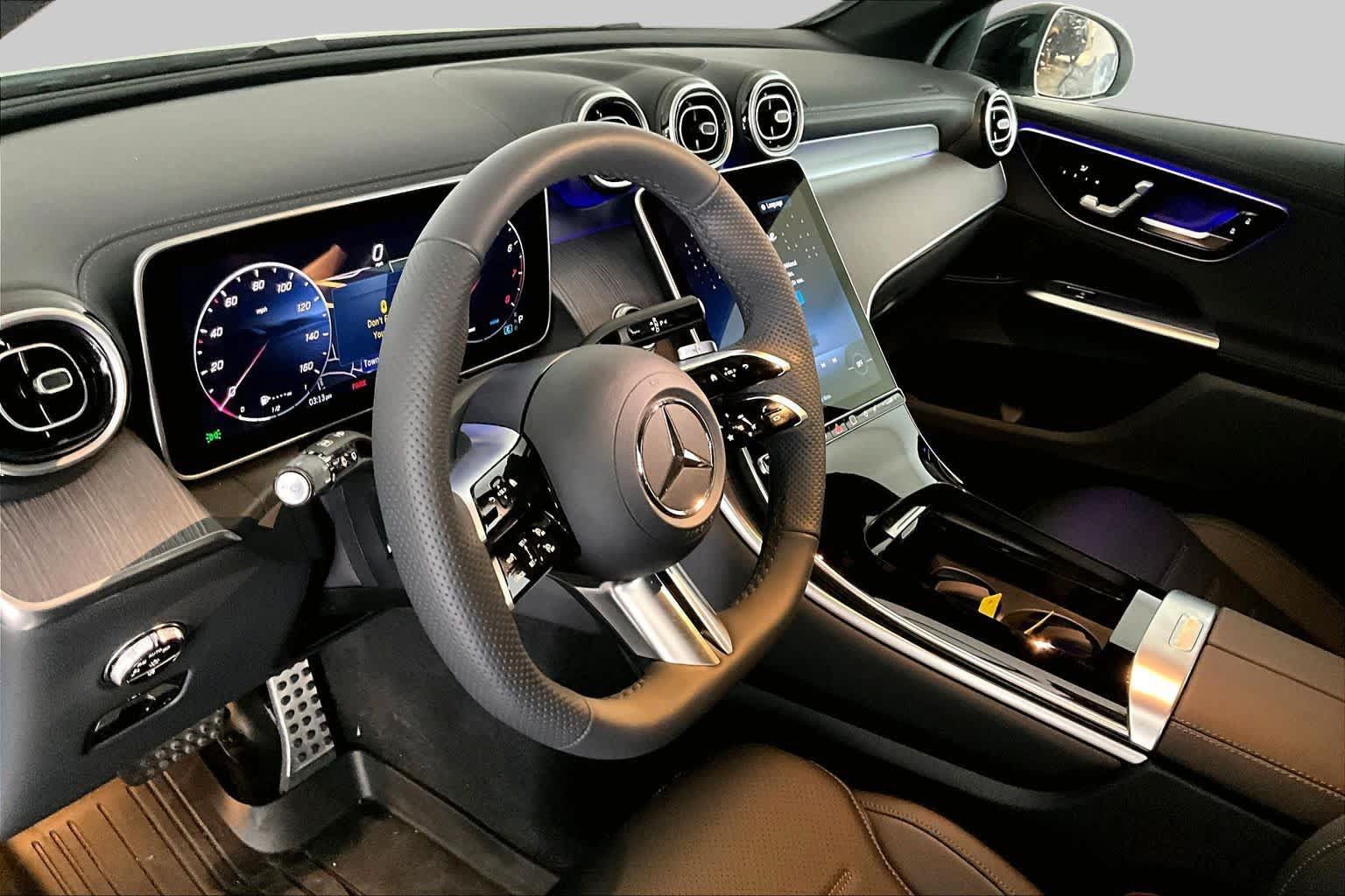 Used 2025 Mercedes-Benz GLC 300 4MATIC image 18