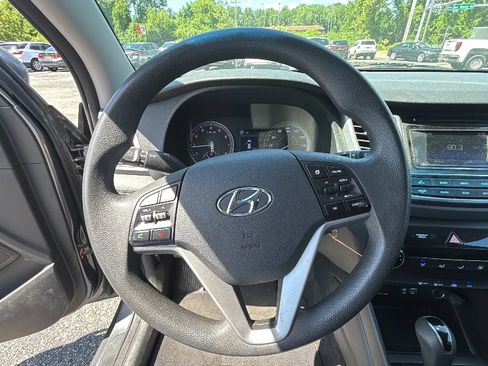 Used 2018 Hyundai Tucson SE FWD image 11