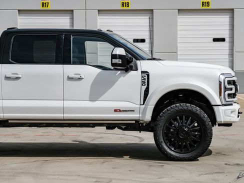 Used 2026 Ford F450 Platinum w/ FX4 Off-Road Package image 20