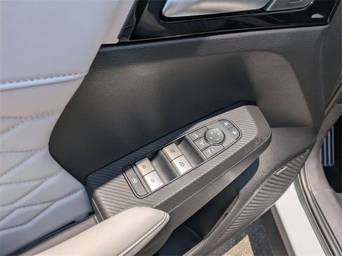 New 2025 Mitsubishi Outlander SEL image 13