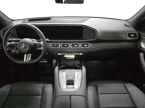 Used 2026 Mercedes-Benz GLS 450 4MATIC image 18