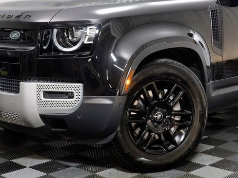 Used 2025 Land Rover Defender 110 S image 3