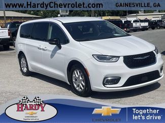 Used 2024 Chrysler Pacifica Touring-L FWD video 1
