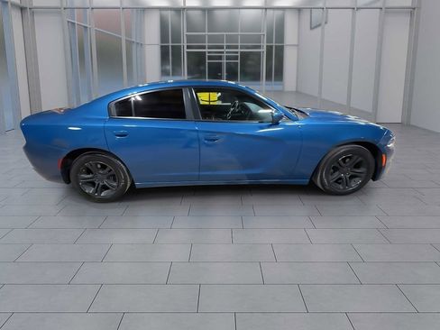 Used 2020 Dodge Charger SXT image 9