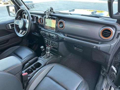 Used 2023 Jeep Gladiator Mojave w/ Cold Weather Group image 13