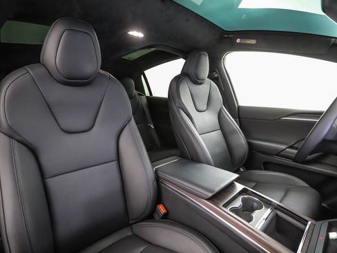 Used 2023 Tesla Model X AWD/4WD image 30