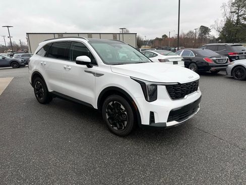 Used 2025 Kia Sorento S w/ Panoramic Sunroof Package image 9