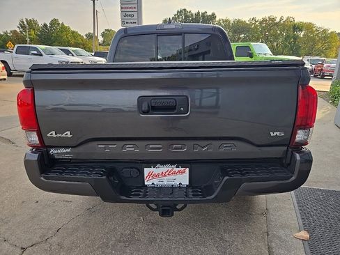 Used 2022 Toyota Tacoma SR image 10