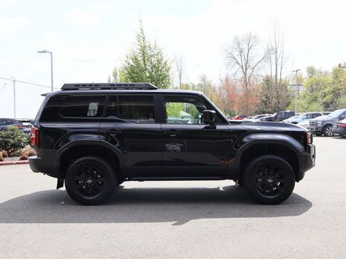 Used 2024 Toyota Land Cruiser image 5