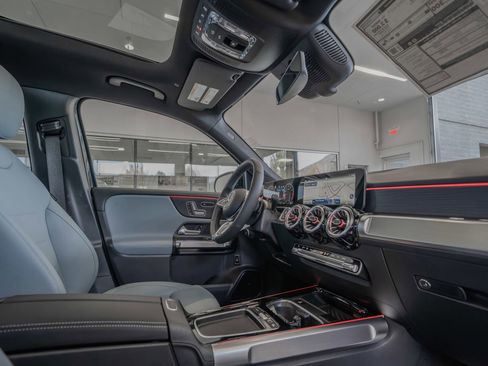 New 2026 Mercedes-Benz GLB 250 4MATIC image 17